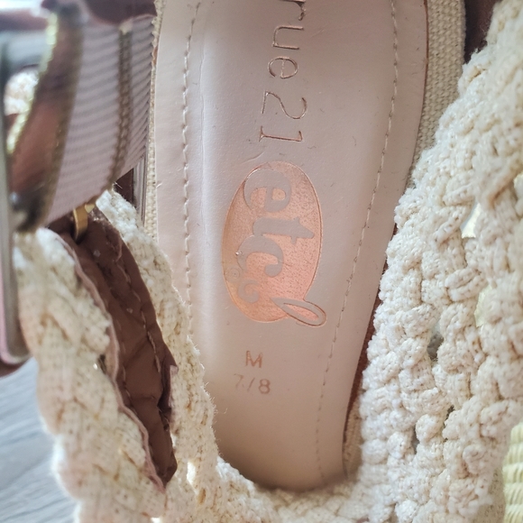 Beige Rue 21 etc Wedge Sandals Size M 7/8 - Picture 7 of 8